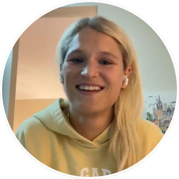 Janie Mac - @janieonthejump